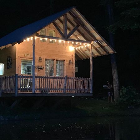 Blue Lodge Hesston Екстериор снимка