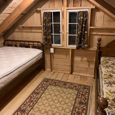 Blue Lodge Hesston Екстериор снимка