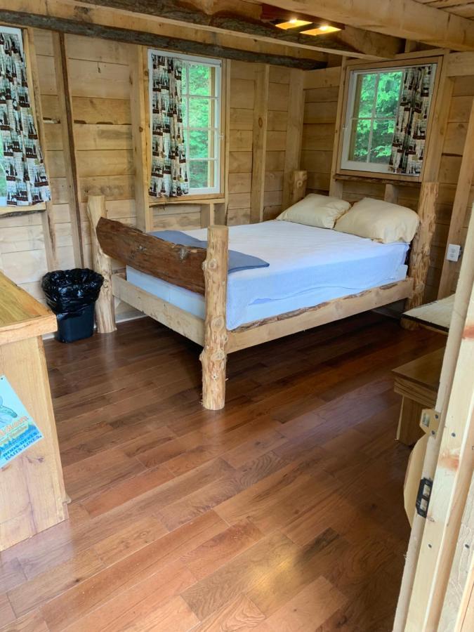 Blue Lodge Hesston Екстериор снимка